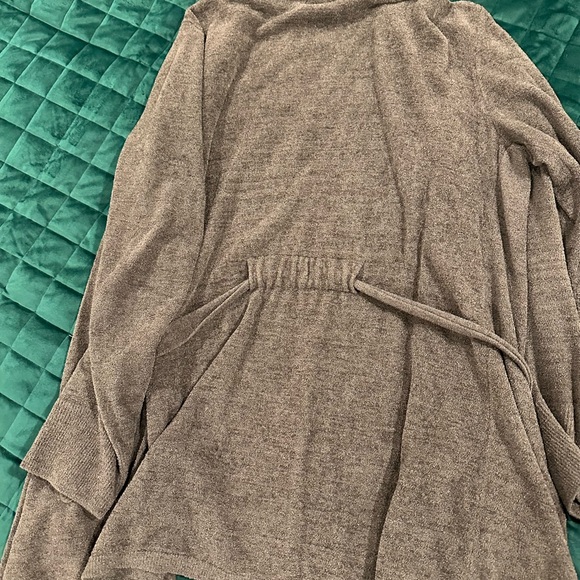 Barefoot Dreams Cozychic Ultralite tie front cardigan with pockets size M EUC - Picture 7 of 8